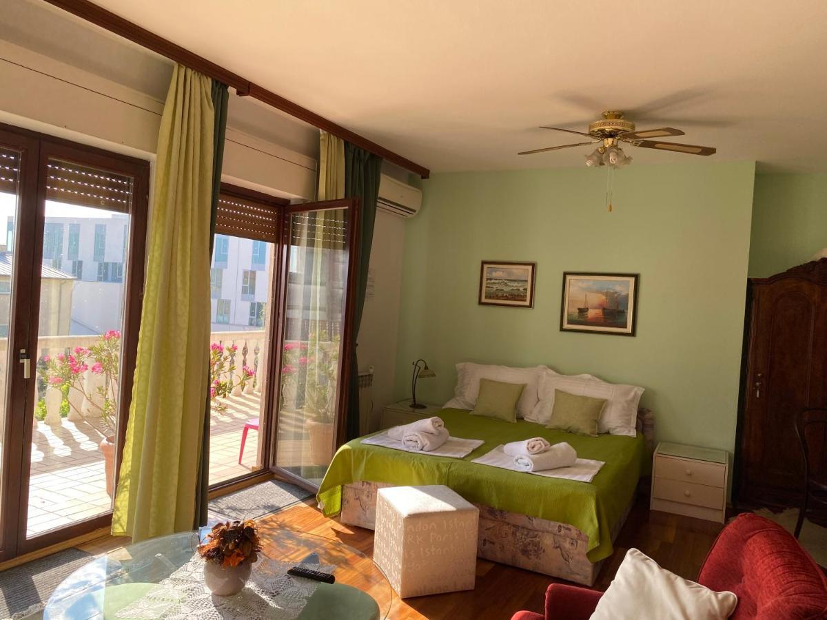 Family Apartments Vesna- 100 M Beach -Center Криквеница Екстериор снимка