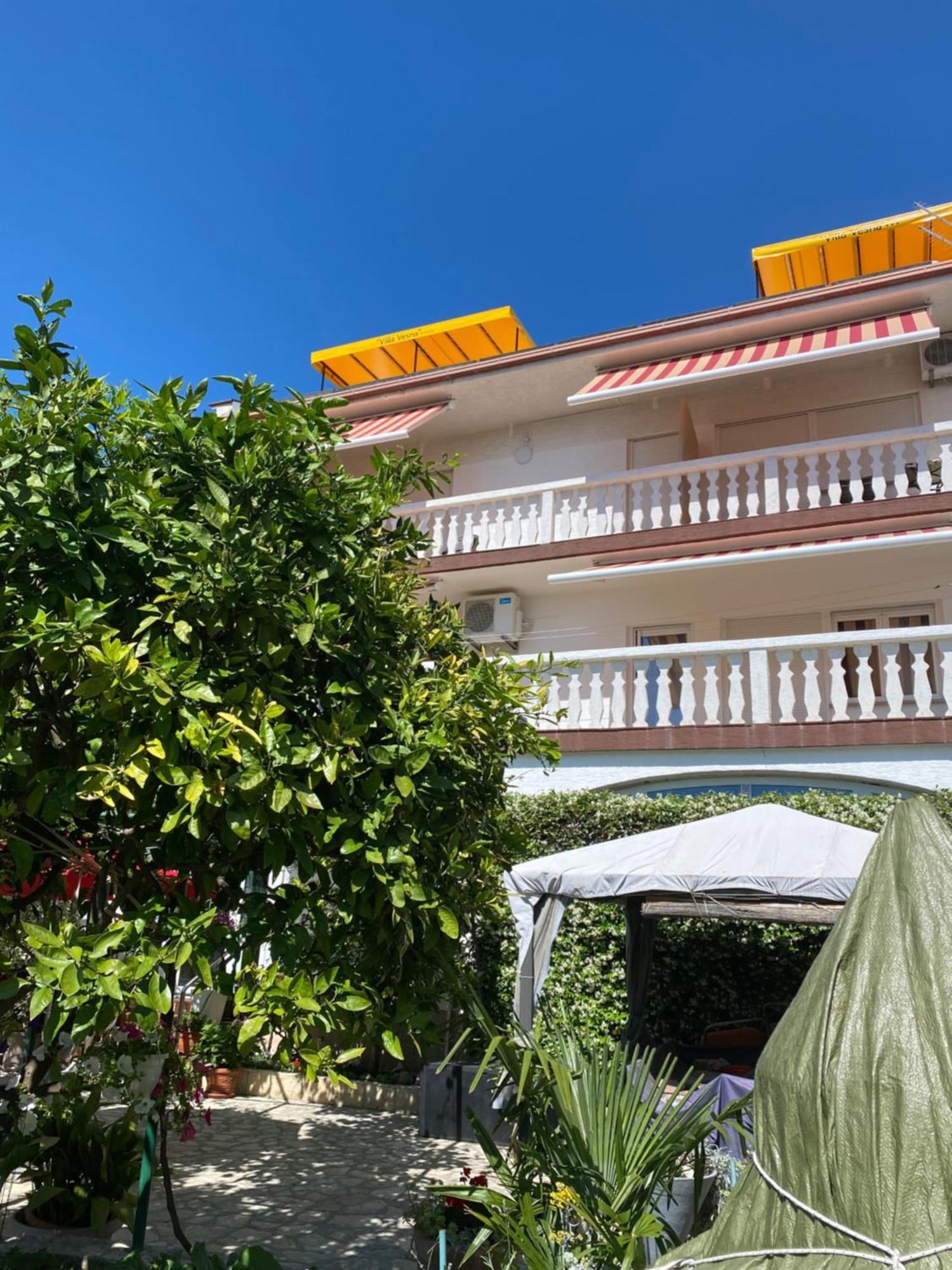 Family Apartments Vesna- 100 M Beach -Center Криквеница Екстериор снимка