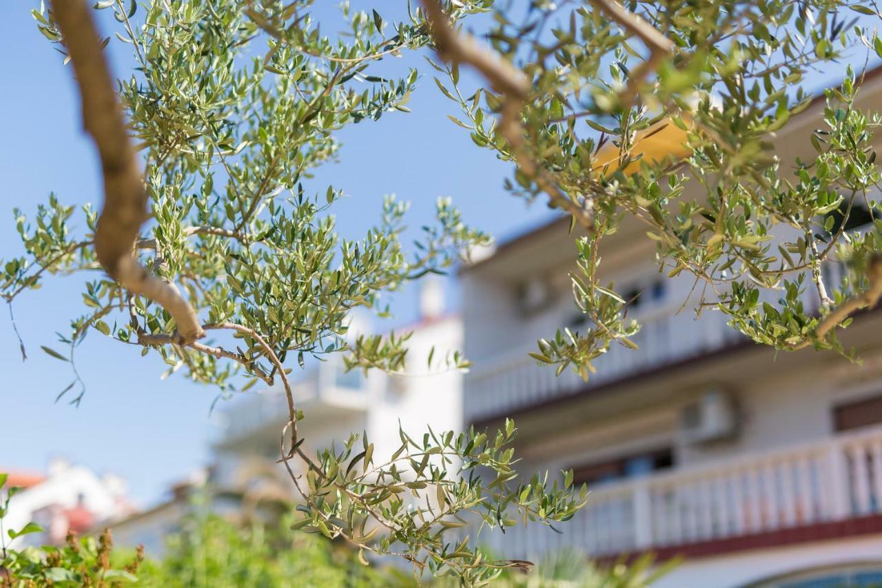 Family Apartments Vesna- 100 M Beach -Center Криквеница Екстериор снимка