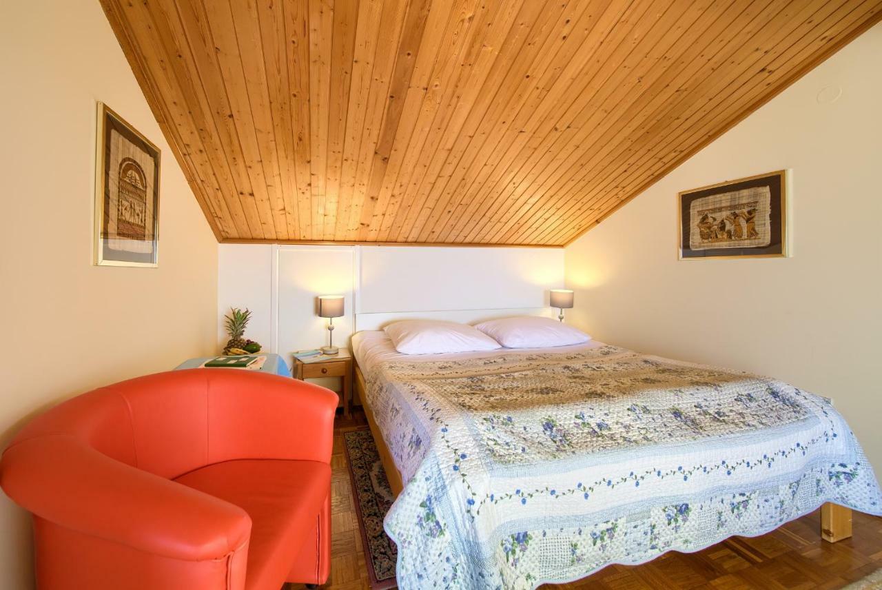 Family Apartments Vesna- 100 M Beach -Center Криквеница Екстериор снимка